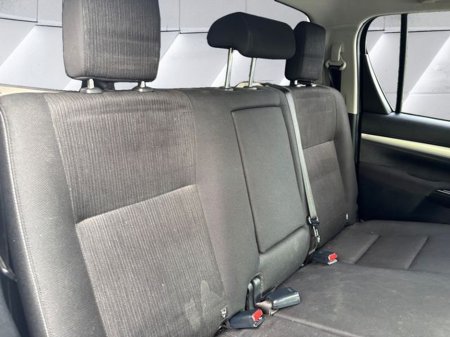 2022 Toyota Hilux ICON 4WD D-4D DCB €26,995 thumbnail