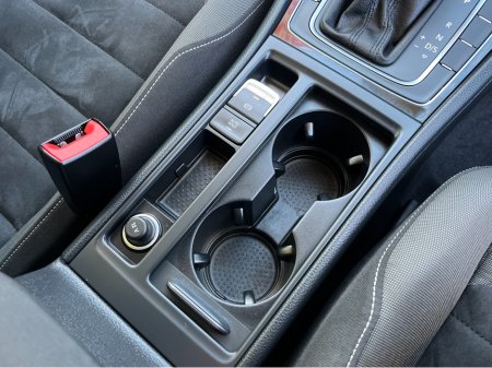 2016 Volkswagen Golf HIGHLINE AUTOMATIC 1.4 PETROL //KEYLESS ENTRY//REVERSE CAMERA//BLIND SPOT WARNING//ADAPTIVE CRUISE CONTROL// €15,950 thumbnail