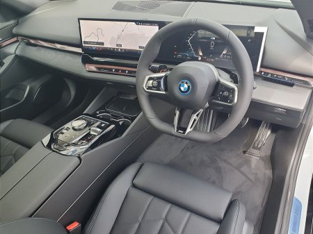 2026 BMW 5 Series - photo 6