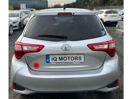 2019 Toyota Vitz - thumbnail 10