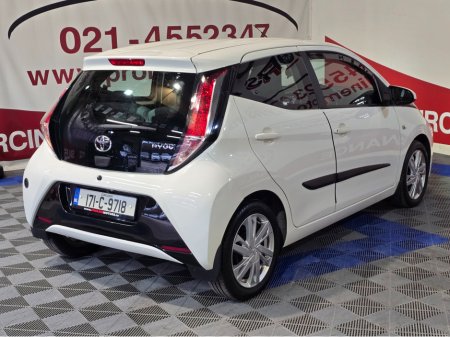 2017 Toyota Aygo - thumbnail 9