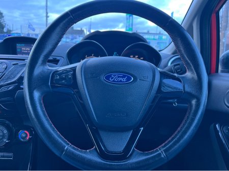 2016 Ford Fiesta RED EDITION 1.0 125PS M M5 2DR €7,950 thumbnail