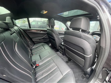 2021 BMW 5 Series - thumbnail 9