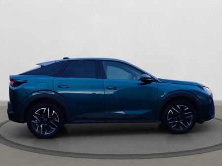 2025 Peugeot 3008 1.2 MHEV PureTech 136bhp eDCS6 Allure €40,950 thumbnail