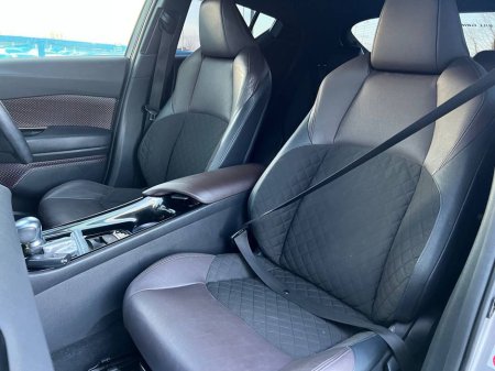 2017 Toyota C-HR MODELLISTA 1.8 HYBRID // 18" DIAMOND CUT ALLOYS // HEATED SEATS // REVERSE CAMERA €18,750 thumbnail