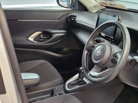 2025 Toyota Yaris Cross - thumbnail 17