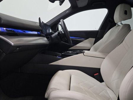 2025 BMW i5 - thumbnail 7