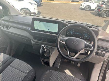 2025 Volkswagen Transporter  €33,495 thumbnail