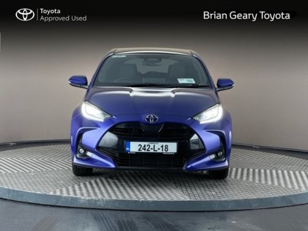 2024 Toyota Yaris PLATINUM Sunroof €28,950 thumbnail