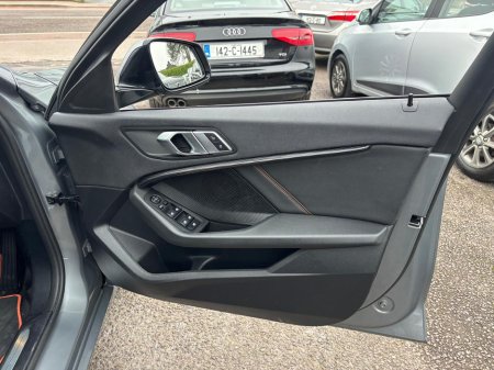 2022 BMW 1 Series - thumbnail 11