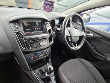 2016 Ford Focus - thumbnail 8