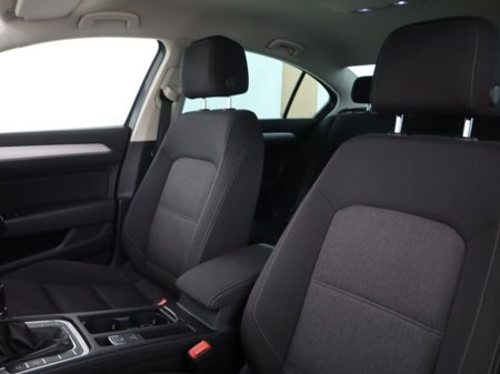 2016 Volkswagen Passat - thumbnail 18