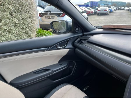 2018 Honda Civic - thumbnail 17