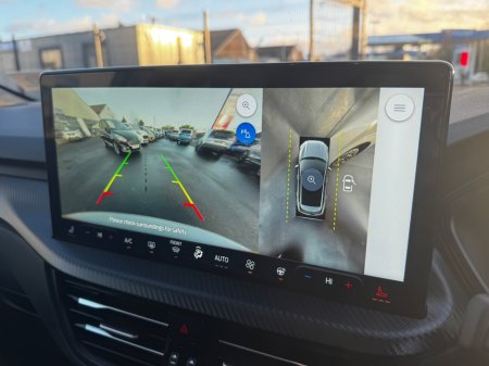 2025 Ford Kuga ST-Line X thumbnail