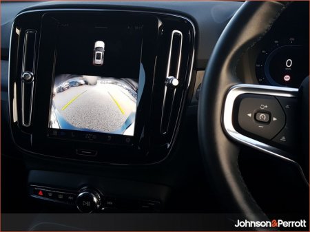 2025 Volvo EX40 82 kWh Extended Range Plus €49,900 thumbnail