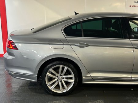 2018 Volkswagen Passat HIGHLINE R Line 1.6 TDI MANUAL 6SPEED FWD 120HP 4DR €18,950 thumbnail