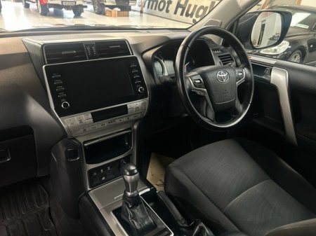 2024 Toyota Landcruiser LWB COMM 2.8 AUTO €59,950 thumbnail