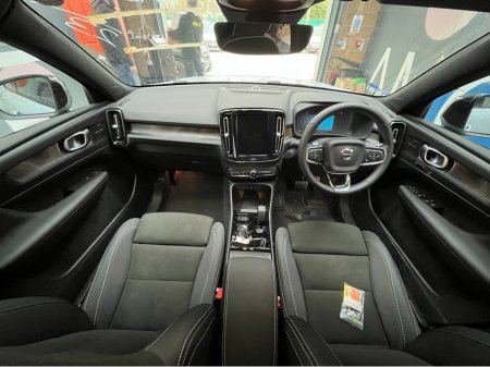 2023 Volvo XC40 - thumbnail 19