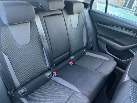 2023 Skoda Octavia - thumbnail 10