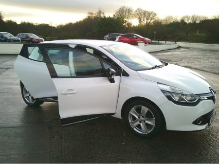 2016 Renault Clio NEW NCT 2028, DYNAMIQUE SAT./NAV., €270 TAX , LOW KMS. S./HISTORY. €8,999 thumbnail