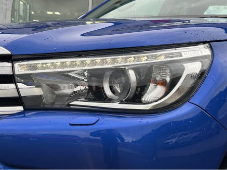 2020 Toyota Hilux 2.4 INVIN D-4D 4WD DCB 4 4DR thumbnail