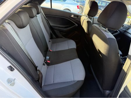 2017 Hyundai i20 - thumbnail 6