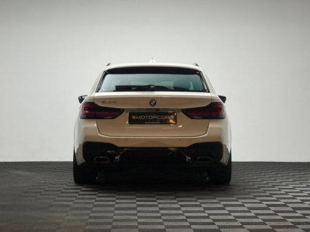 2023 BMW 5 Series - thumbnail 6
