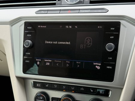 2018 Volkswagen Passat 2.0 TDI DSG 150HP Comfortline BE €16,950 thumbnail