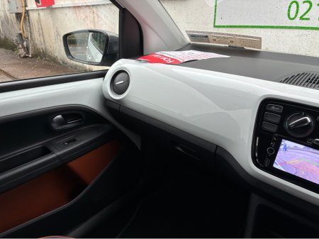 2016 Volkswagen up! 1.0i Petrol Jeans Up Automatic €10,750 thumbnail