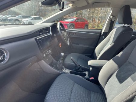 2017 Toyota Corolla - thumbnail 6