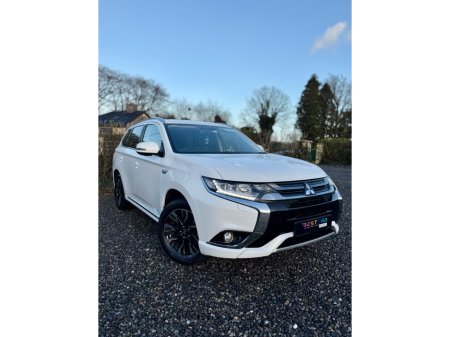 2017 Mitsubishi Outlander - thumbnail 2