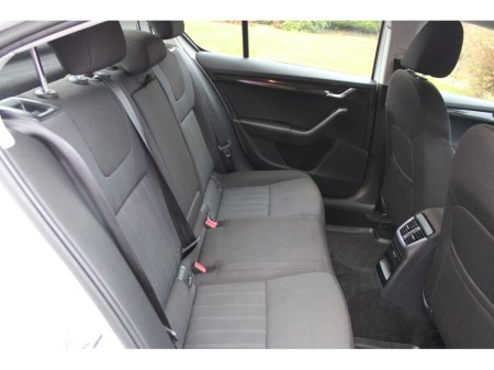 2019 Skoda Octavia STYLE 1.6 TDI 115HP 4DR €14,295 thumbnail