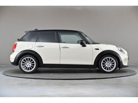 2018 MINI Hatch 1.5 COOPER 5DR*17" ALLOY WHEELS*PRIVACY GLASS*P*REVERSE CAMERA* €19,890 thumbnail