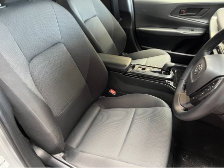 2025 Toyota Prius - thumbnail 10