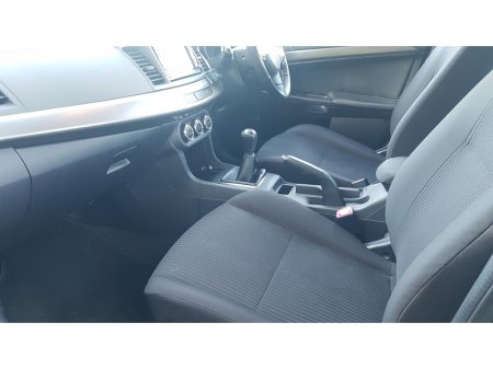 2015 Mitsubishi Lancer - thumbnail 8