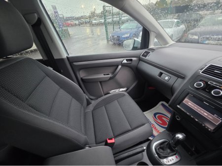 2013 Volkswagen Touran 7 SEATER FAMLY MPV 1.4 TSI AUTOMATIC - PRIVACY GLASS  - REV CAMERA - SIMI DEALER - SPECIALISING IN IMPORTS OF GERMAN AUTOMATIC HI SPEC CARS €9,950 thumbnail