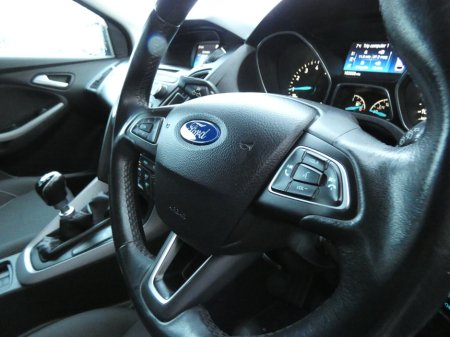 2015 Ford Focus - thumbnail 15