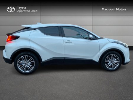 2023 Toyota C-HR END OF YEAR CLEARANCE SALE! C-HR 1.8 HYBRID SOL €31,000