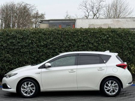 2016 Toyota Auris - thumbnail 3