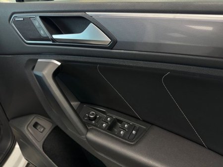 2020 Volkswagen Tiguan - thumbnail 12