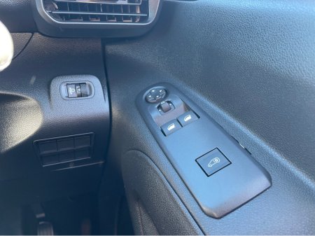 2024 Peugeot Partner - thumbnail 25