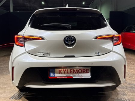 2020 Toyota Corolla 1.8 HYBRID - MULTI FUNCTION STEERING WHEEL - CRUISE CONTROL - LANE KEEP ASSIST - HEATING / AC CONTROLS - REVERSE CAMERA - ELECTRIC WINDOWS €20,950 thumbnail