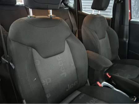 2016 Jeep Renegade - thumbnail 11