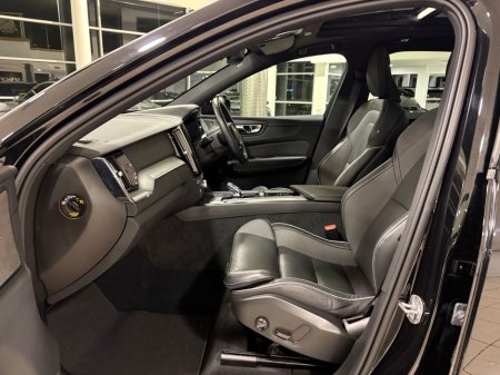 2025 Volvo XC60 - thumbnail 9