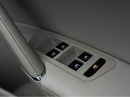 2015 Volkswagen Golf - thumbnail 12