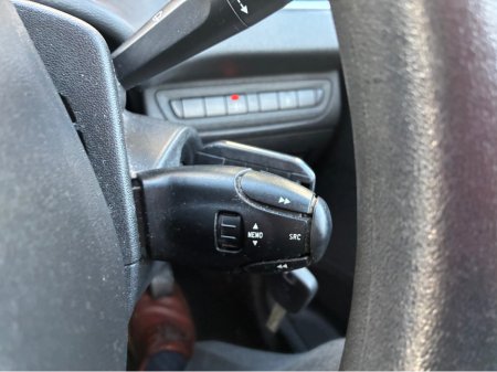 2013 Peugeot 208 - thumbnail 14