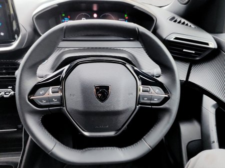 2024 Peugeot 2008 - thumbnail 6