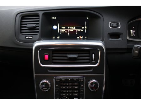 2016 Volvo V60 2.0D4 SE LUXURY EDITION  5DR ESTATE AUTOMATIC // HUGE SPEC // 122,000KM'S /IMMACUALTE CONDITION // BUY WITH CONFIDENCE AA AND SIMI APPROVED DEALER 2025 // FINANCE ARRANGED // ALL TRADE INS WELCOME // €15,950 thumbnail