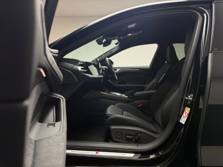 2025 Audi A6 EDITION 1 E HYBRID QUATTRO €74,990 thumbnail