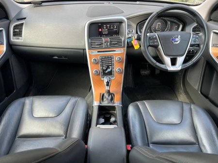 2017 Volvo XC60 - thumbnail 12